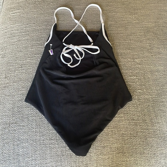 NWT BEACH RIOT Faith One-Piece! - Picture 8 of 10
